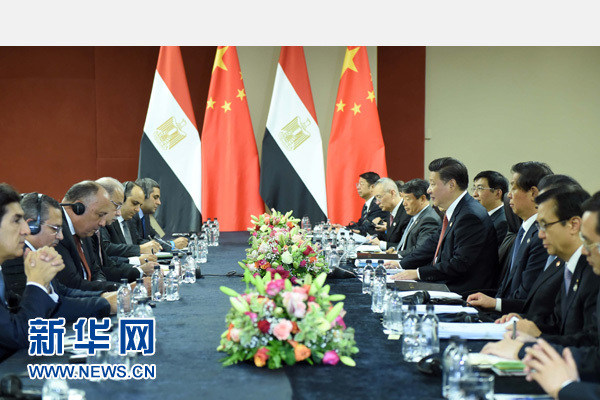 12月4日,國家主席習(xí)近平在約翰內(nèi)斯堡會見埃及總理伊斯梅爾。新華社記者 張鐸 攝  12月4日,國家主席習(xí)近平在約翰內(nèi)斯堡會見埃及總理伊斯梅爾。新華社記者 張鐸 攝
