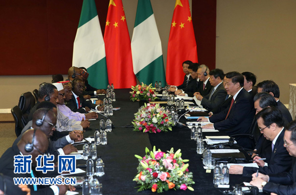 12月4日,國家主席習近平在約翰內斯堡會見尼日利亞總統布哈里。 新華社記者 龐興雷 攝  12月4日,國家主席習近平在約翰內斯堡會見尼日利亞總統布哈里。 新華社記者 龐興雷 攝