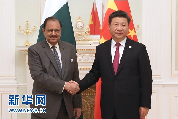 6月23日,國家主席習近平在塔什干會見巴基斯坦總統侯賽因。新華社記者馬占成攝 6月23日,國家主席習近平在塔什干會見巴基斯坦總統侯賽因。新華社記者馬占成攝