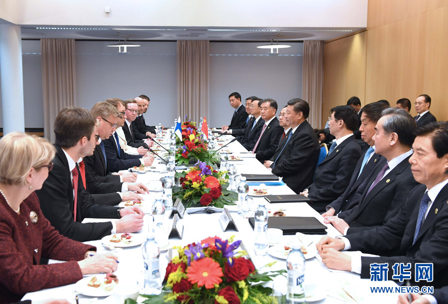 4月5日,國家主席習近平在赫爾辛基會見芬蘭總理西比萊。 新華社記者饒愛民 攝  4月5日,國家主席習近平在赫爾辛基會見芬蘭總理西比萊。 新華社記者饒愛民 攝