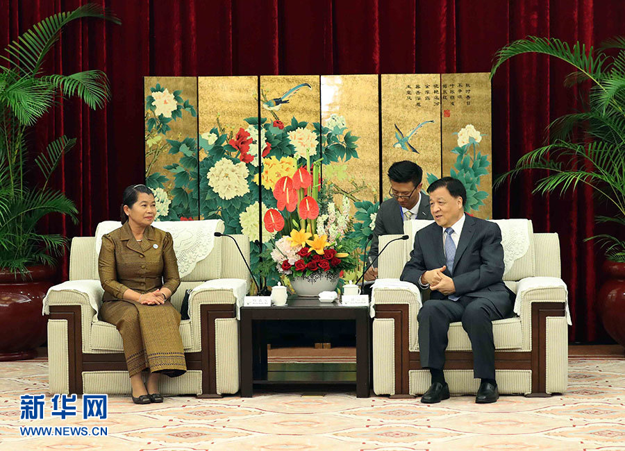 6月11日,中共中央政治局常委、中央書記處書記劉云山在福州會見來華出席金磚國家政黨、智庫和民間社會組織論壇的柬埔寨人民黨中央常委、副首相梅森安。新華社記者劉衛兵攝 6月11日,中共中央政治局常委、中央書記處書記劉云山在福州會見來華出席金磚國家政黨、智庫和民間社會組織論壇的柬埔寨人民黨中央常委、副首相梅森安。新華社記者劉衛兵攝