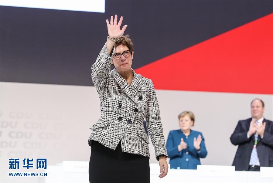 (國際)(1)克蘭普-卡倫鮑爾被選舉為德國基民盟新主席