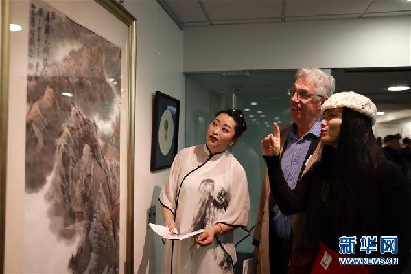 (國(guó)際)(1)新西蘭國(guó)會(huì)中新藝術(shù)交流展開幕