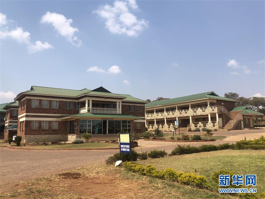 (海外抗疫故事·圖文互動)(2)通訊:疫情阻擋不了津巴布韋人學中文的熱情