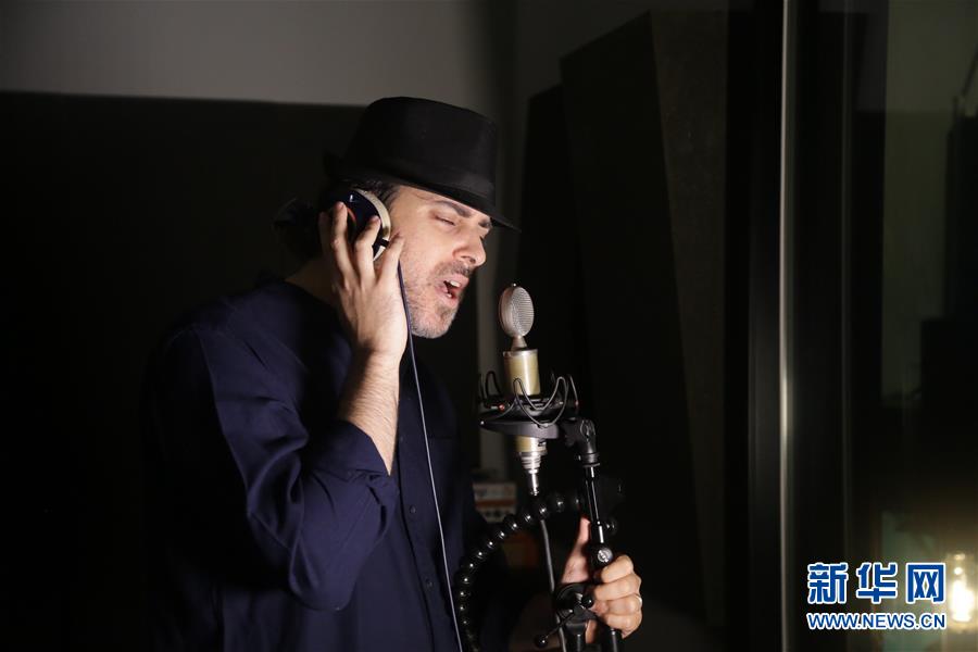 (海外抗疫故事·圖文互動)(3)通訊:用原創音樂支持中國抗擊新冠疫情的以色列歌手