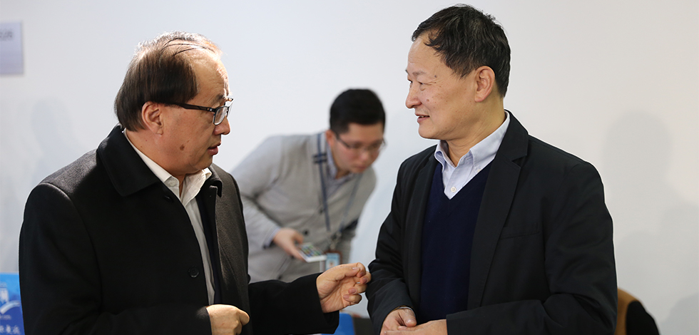 新華網第六屆“縱論天下”國際問題研討會嘉賓交流