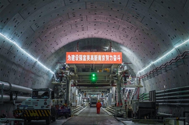 南京:過江通道施工忙