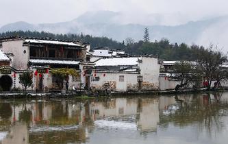 安徽黃山:雪落宏村