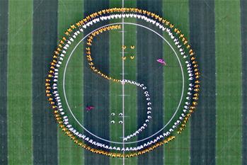 河北廣宗:千名學(xué)生練習(xí)太極拳