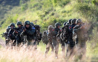 記憶“魔鬼周”|看特戰隊員如何突破敵人封鎖線