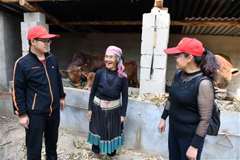 云南尋甸:脫貧攻堅(jiān)中的“小紅帽”幫扶隊(duì)