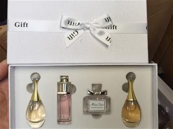 揭秘微商化妝品“黑色代購”產業鏈