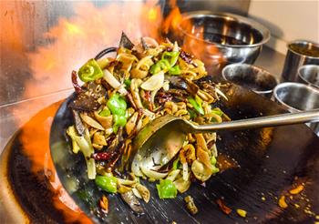 新疆:家鄉(xiāng)味道